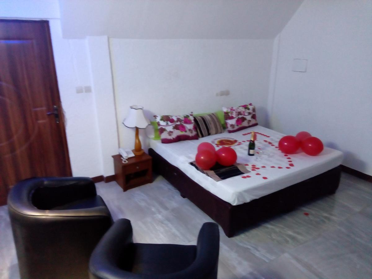 Senateur Hotel Agontinkon โกโตนู ภายนอก รูปภาพ