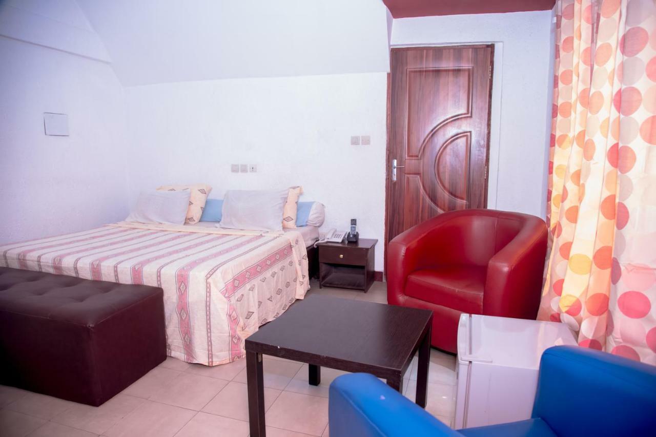 Senateur Hotel Agontinkon โกโตนู ภายนอก รูปภาพ